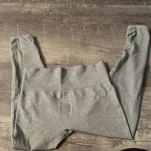 Seamless Fabletics Leggings